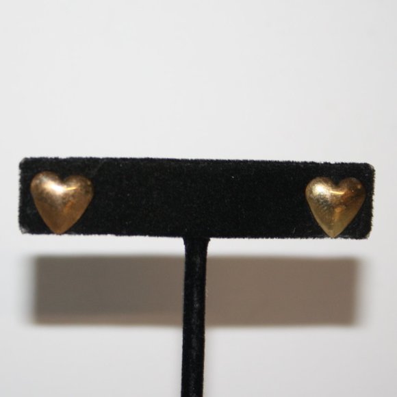 Vintage Jewelry - Vintage gold heart stud earrings .5"